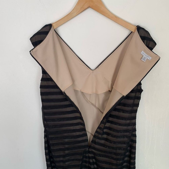 London Times fine mesh nude and black faux cross striped sleeveless cocktail dre - Picture 7 of 8